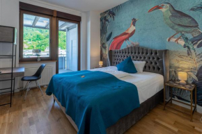 LiT LiVING - Luxury Penthouse - Box Spring
